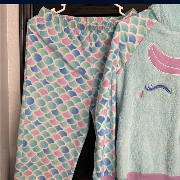 Pj set - Picture 3 of 5